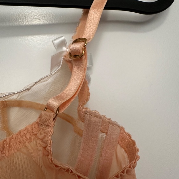 Agent Provocateur Lorna Plunge Bra, Sand, 32b - Picture 4 of 6